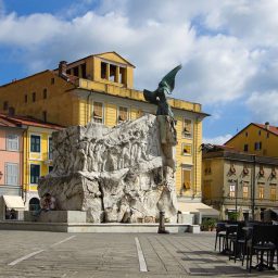 Piazza Matteotti a Sarzana